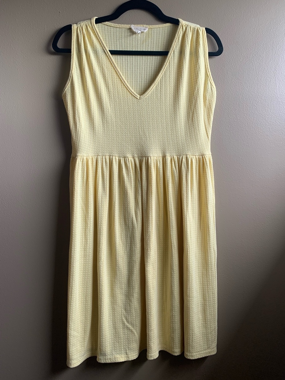 See You Monday Pale Yellow Sleeveless V-Neck Soft Knit Dress - Size Medium